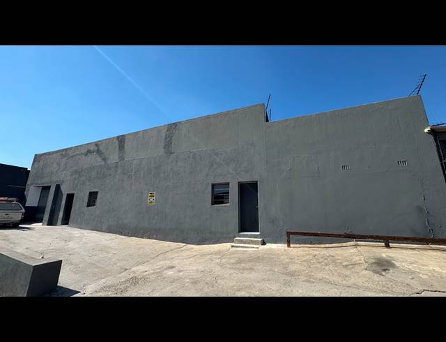 242M² WAREHOUSE TO LET IN WYNBERG